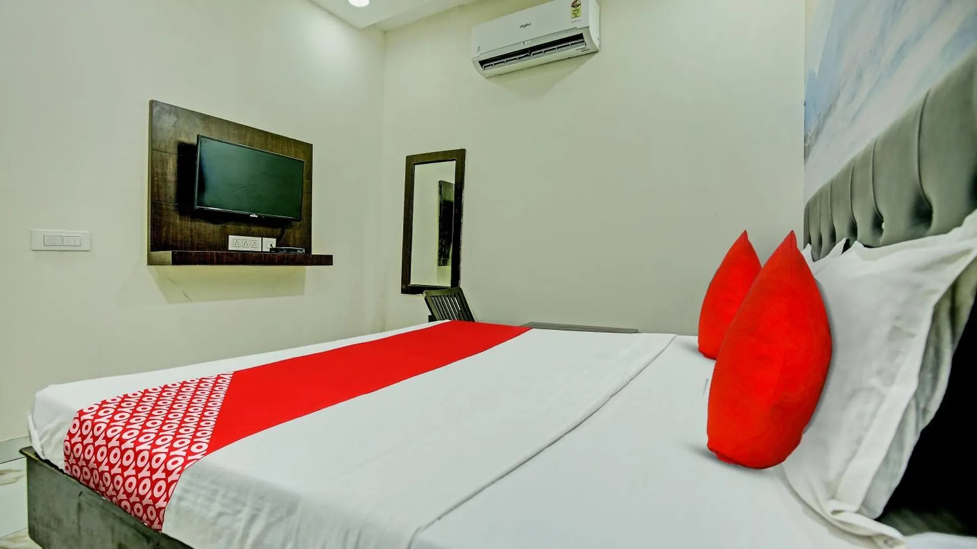 Hotel O Jj Crown Zirakpur India