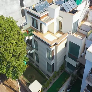 lime-tree-hotel-gurgaon-iffco-chowk-metro-station.top-gurgaonhotels.com/